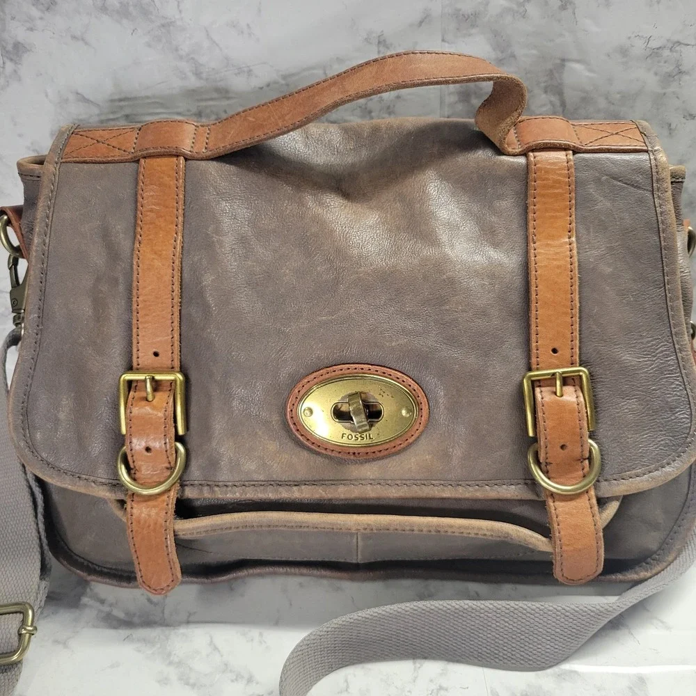 Fossil Brown Distressed Leather Messenger Bag Crossbody Satchel Turnlock Vintage